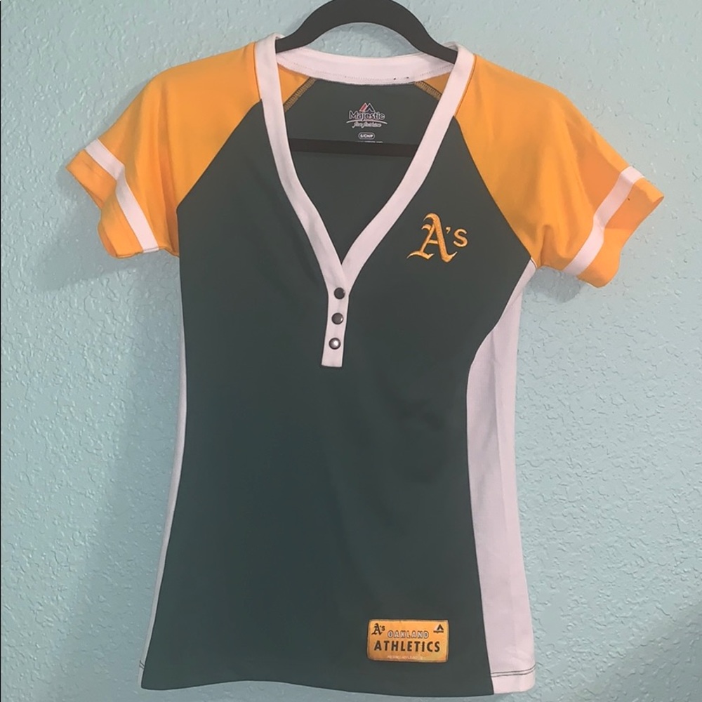 Women’s Oakland A’s athletic Tshirt, small, NEW